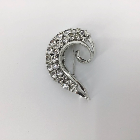 Vintage Comma-Shaped Rhinestone Costume Brooch - Picture 1 of 15